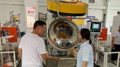 【客戶參觀】美國橡膠減震客戶來訪參觀安捷倫全自動滾噴機(jī)