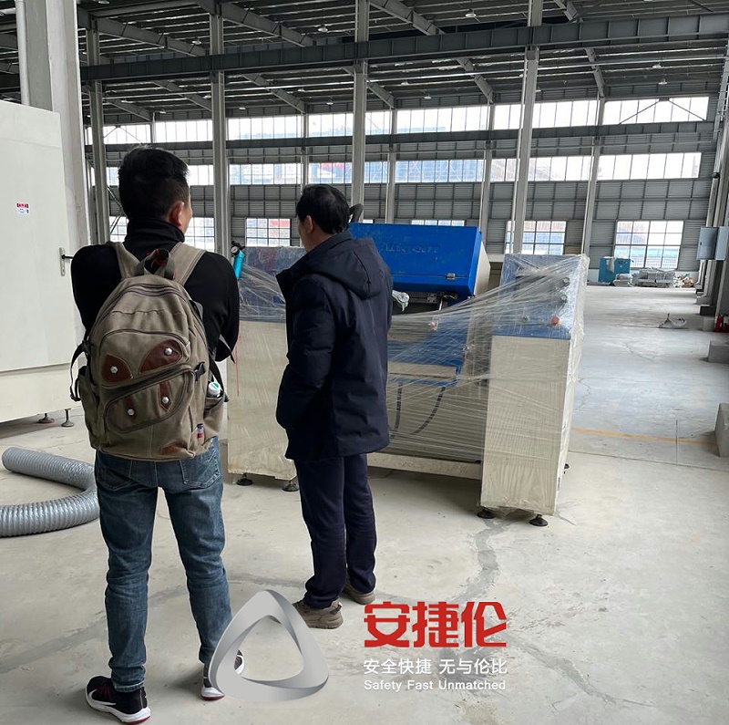 福建潯興拉鏈客戶參觀安捷倫滾噴機1 - 副本