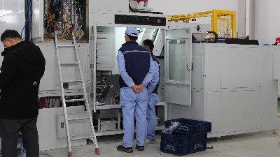 東海橡塑到訪安捷倫新工廠參觀及考察鏈式自動滾膠機